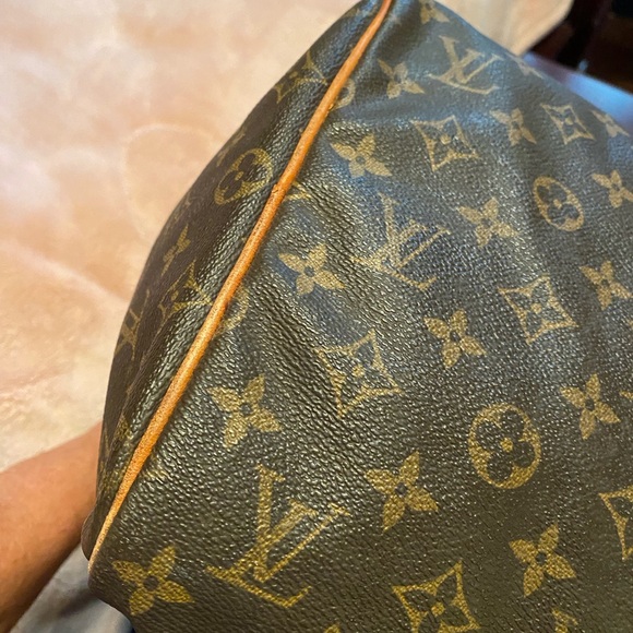AUTHENTIC LOUIS VUITTON BAG - Picture 13 of 16